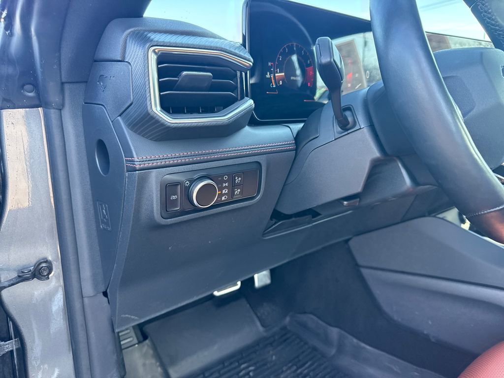 Used 2025 Ford Mustang Premium image 34