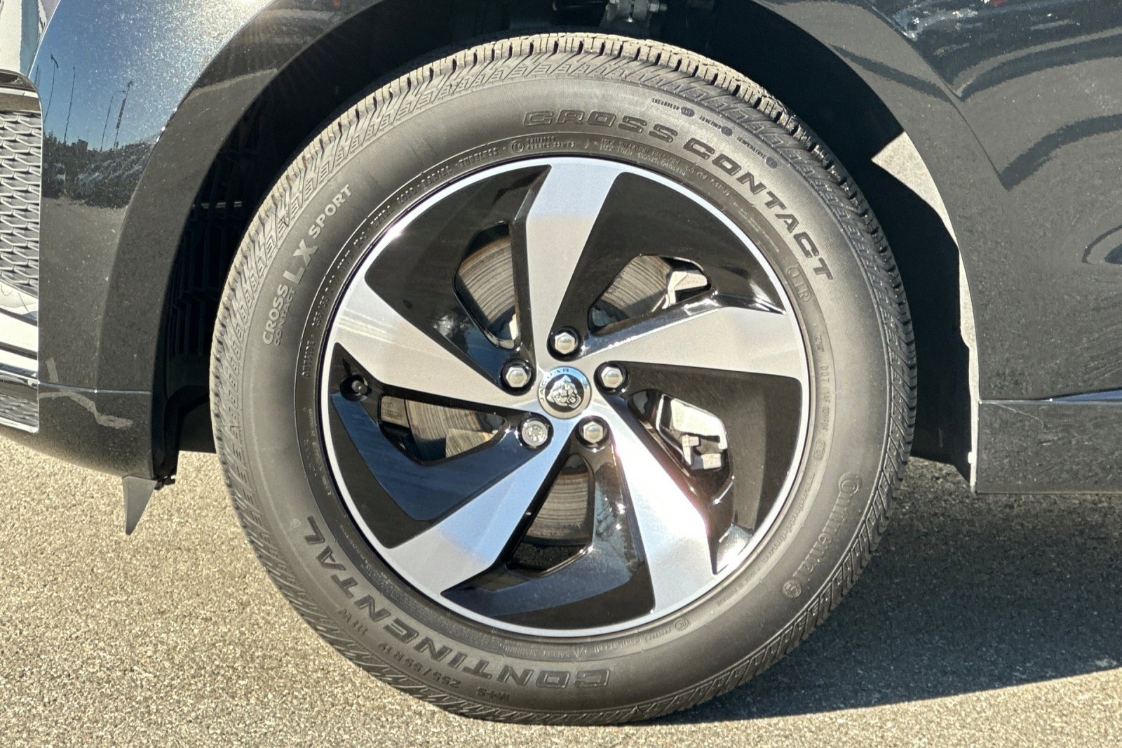 Used 2025 Jaguar F-PACE R-Dynamic S image 33