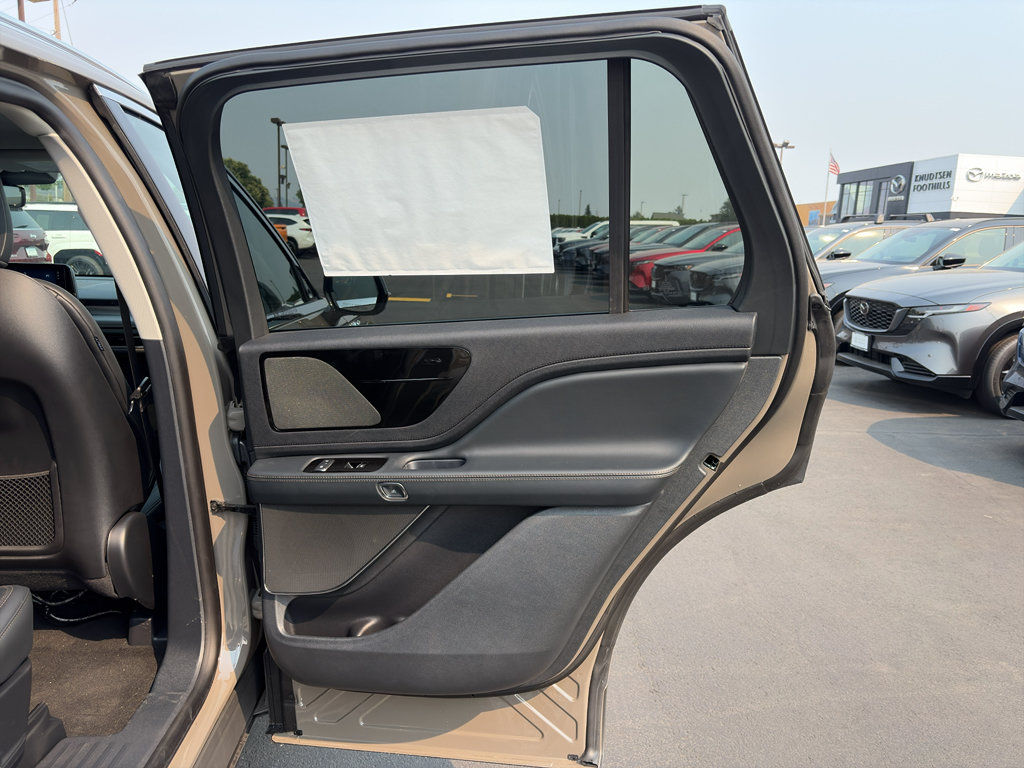 New 2026 Lincoln Aviator AWD image 17