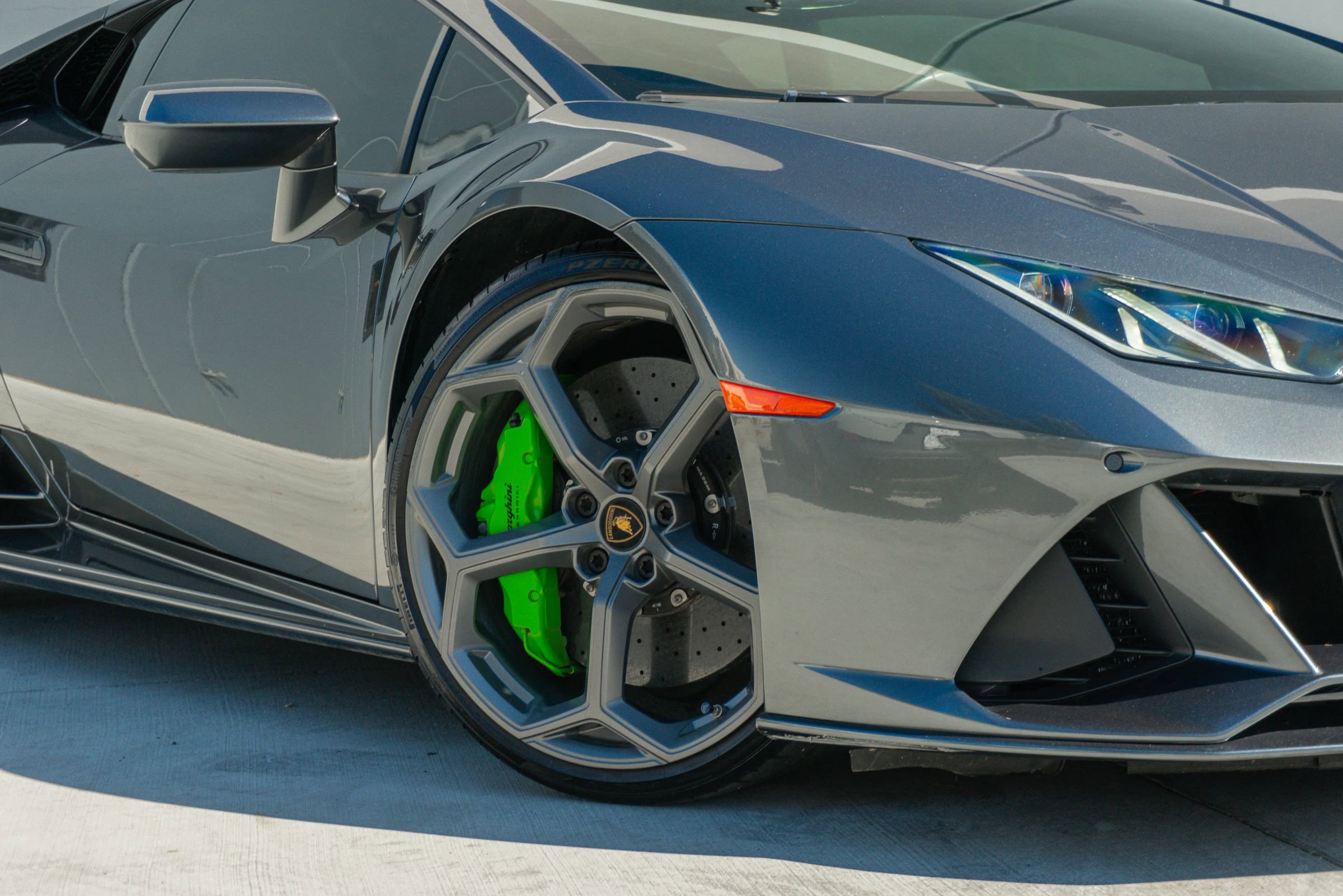 Used 2020 Lamborghini Huracan EVO image 27
