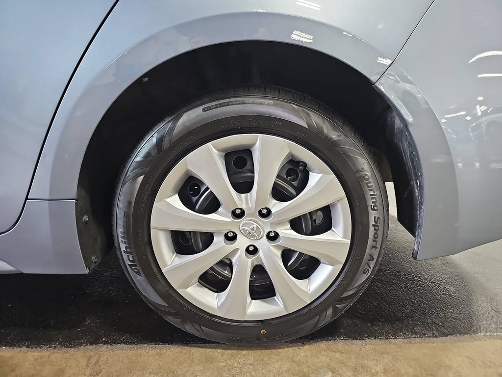 Used 2025 Toyota Corolla LE FWD image 32