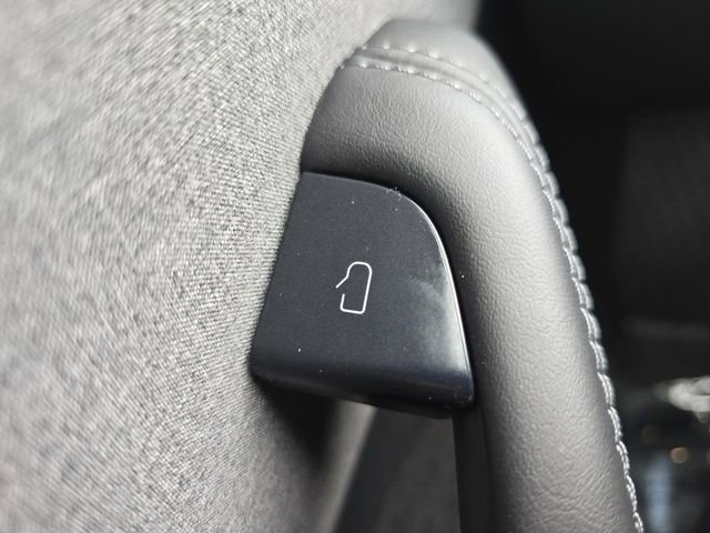 Used 2024 Tesla Model 3 Standard Range RWD image 29
