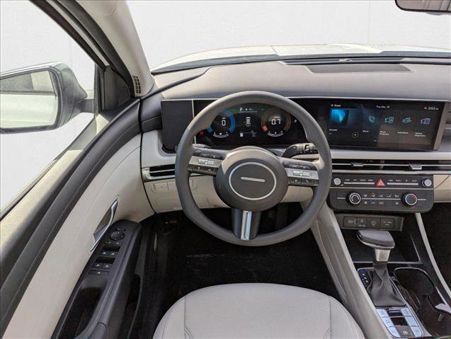 New 2025 Hyundai Tucson SE image 15