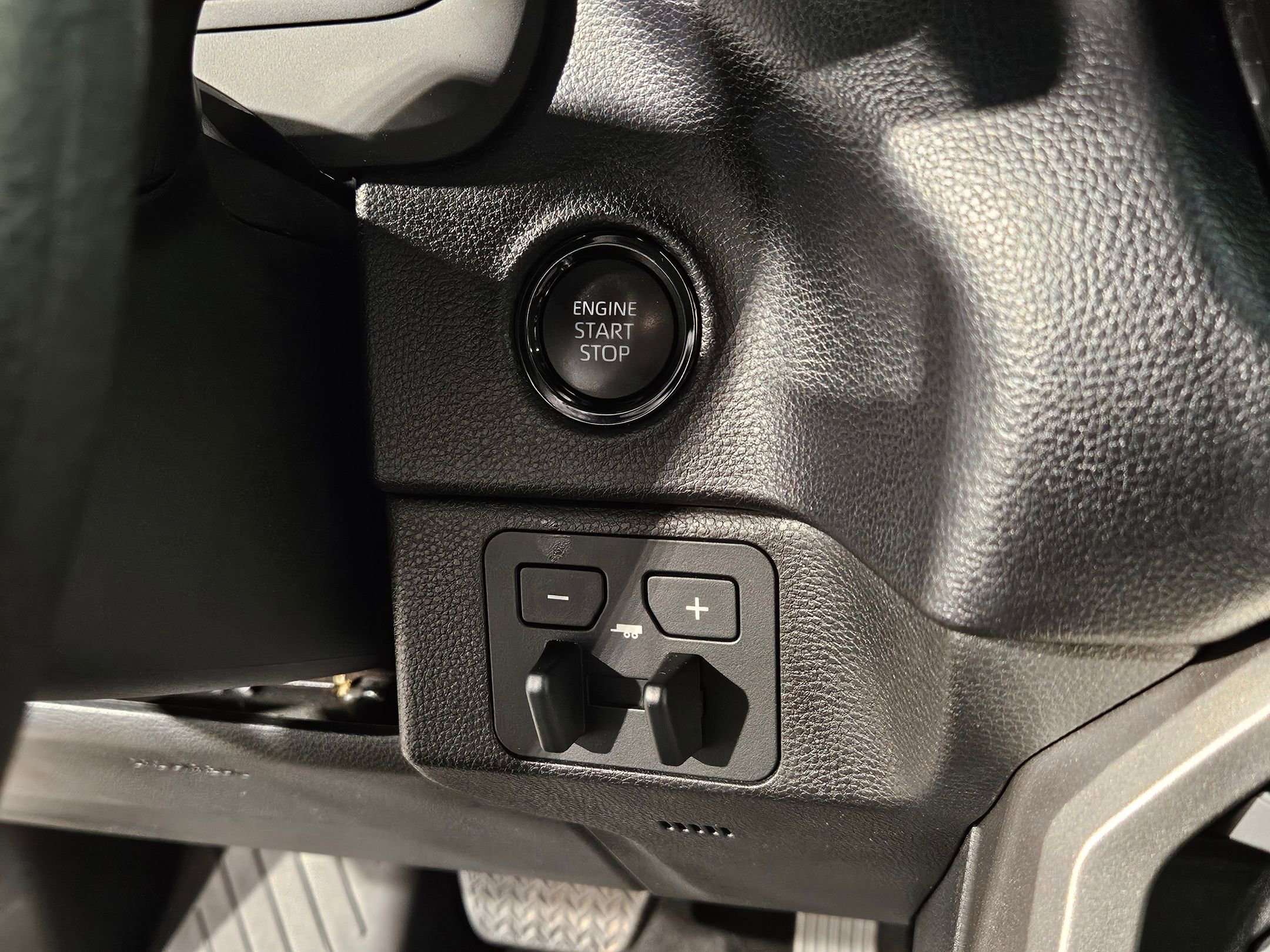 Used 2025 Toyota Tundra SR5 image 32