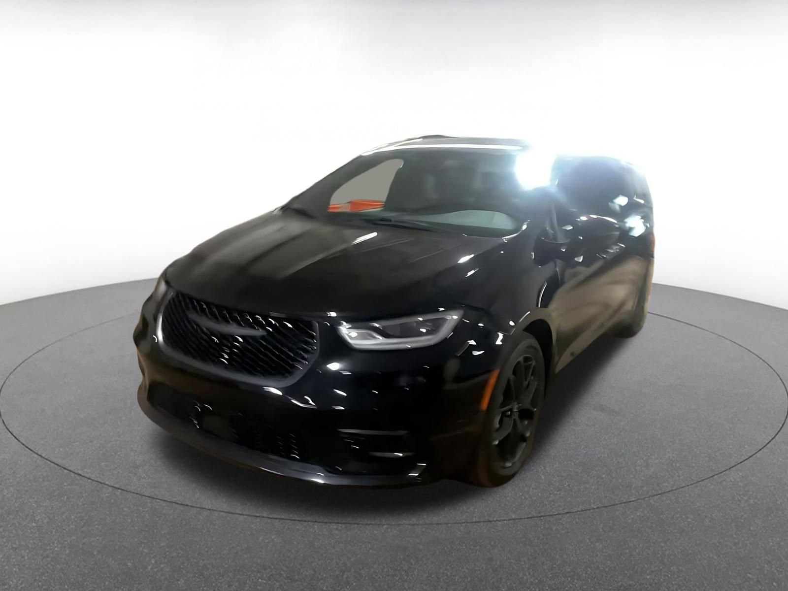 Used 2025 Chrysler Pacifica Limited image 7