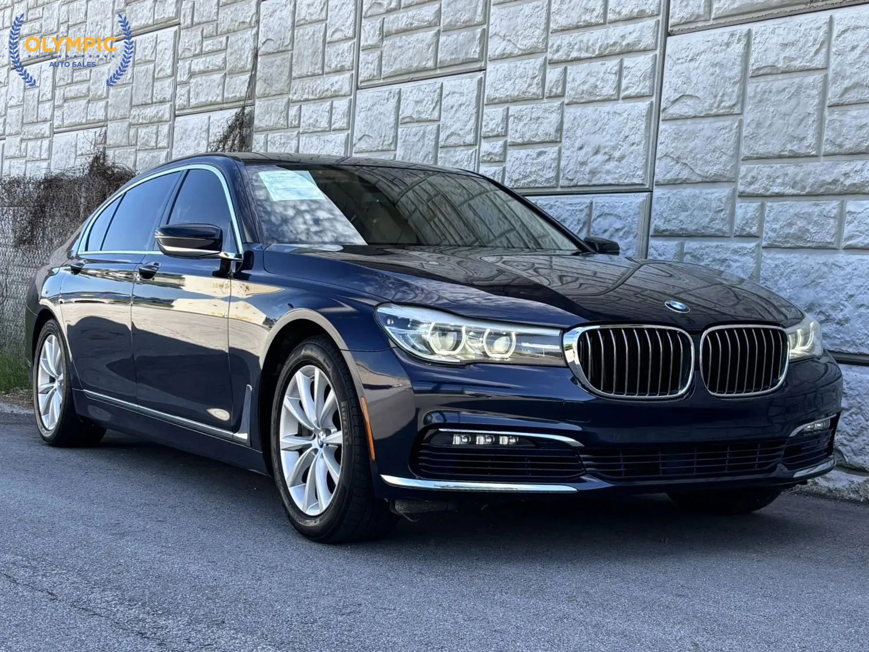 Used 2016 BMW 740i w/ Executive Package 2 image 2