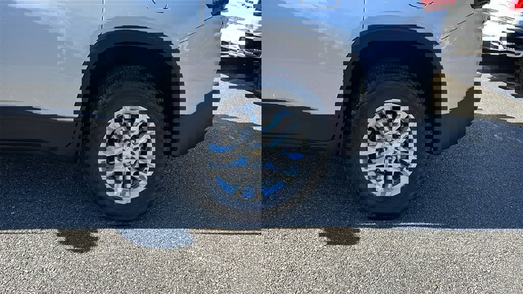 Used 2021 Chevrolet Traverse LT image 9