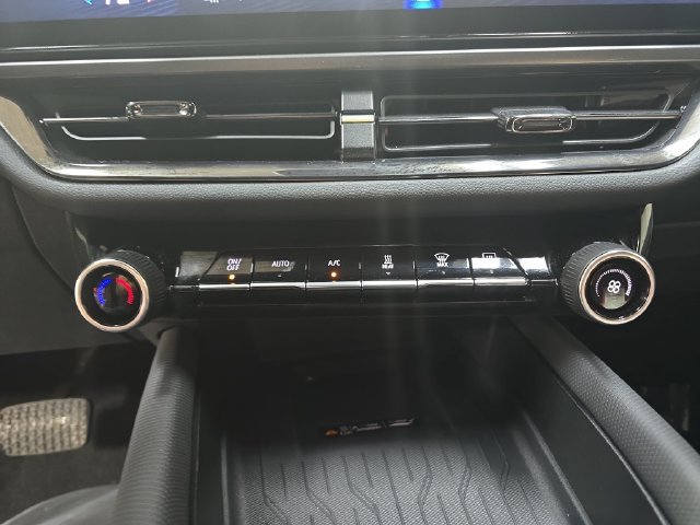 Used 2025 Chevrolet Equinox EV RS AWD/4WD image 23