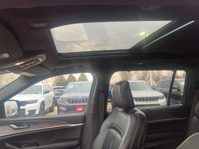 Certified 2024 Jeep Grand Cherokee L Limited w/ Luxury Tech Group II image 13