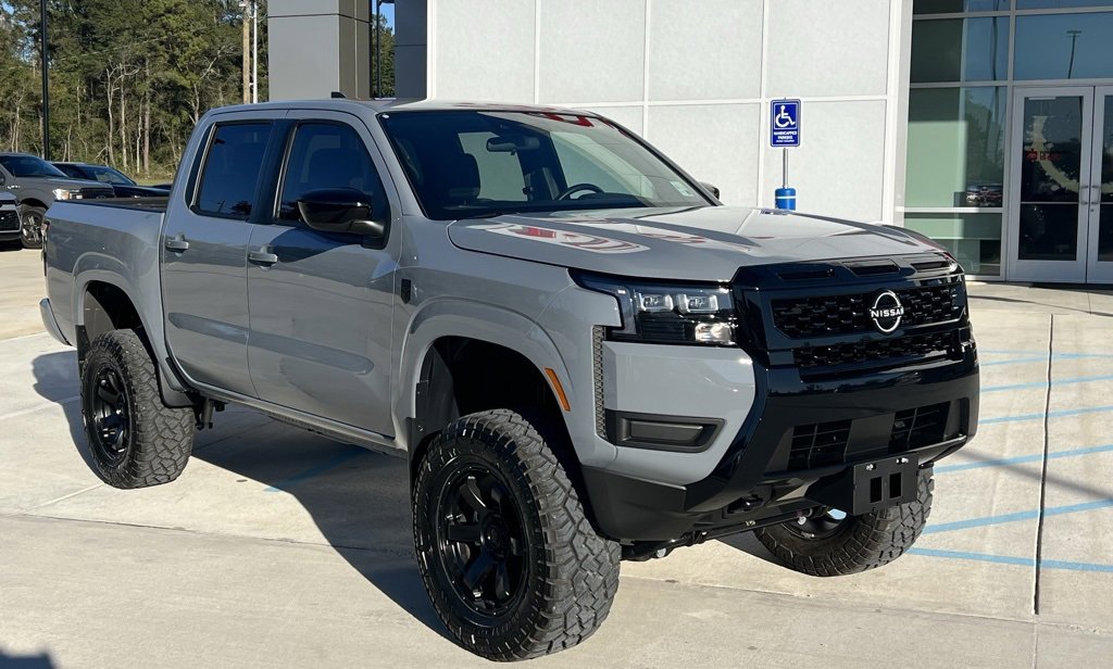 Used 2026 Nissan Frontier SV w/ Tow Package image 3