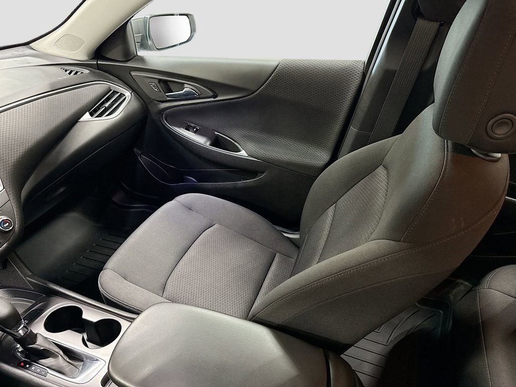 Used 2021 Chevrolet Malibu LS FWD image 21