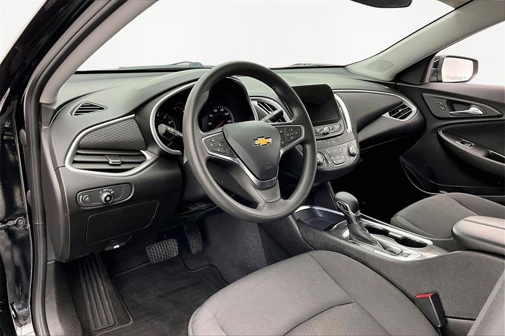 Used 2022 Chevrolet Malibu LT image 14