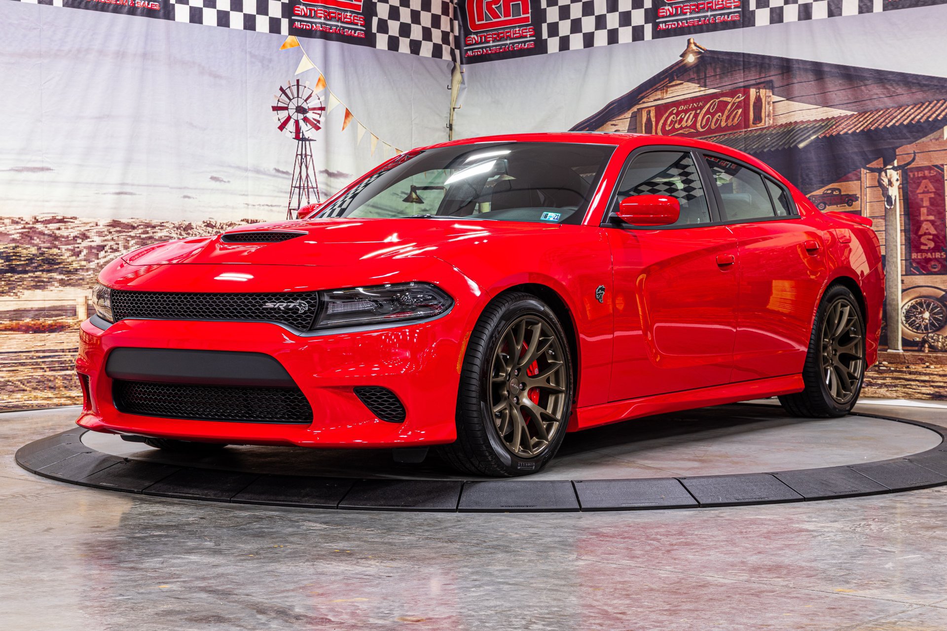 Used 2018 Dodge Charger SRT Hellcat w/ Harman/Kardon Audio Group RWD image 2
