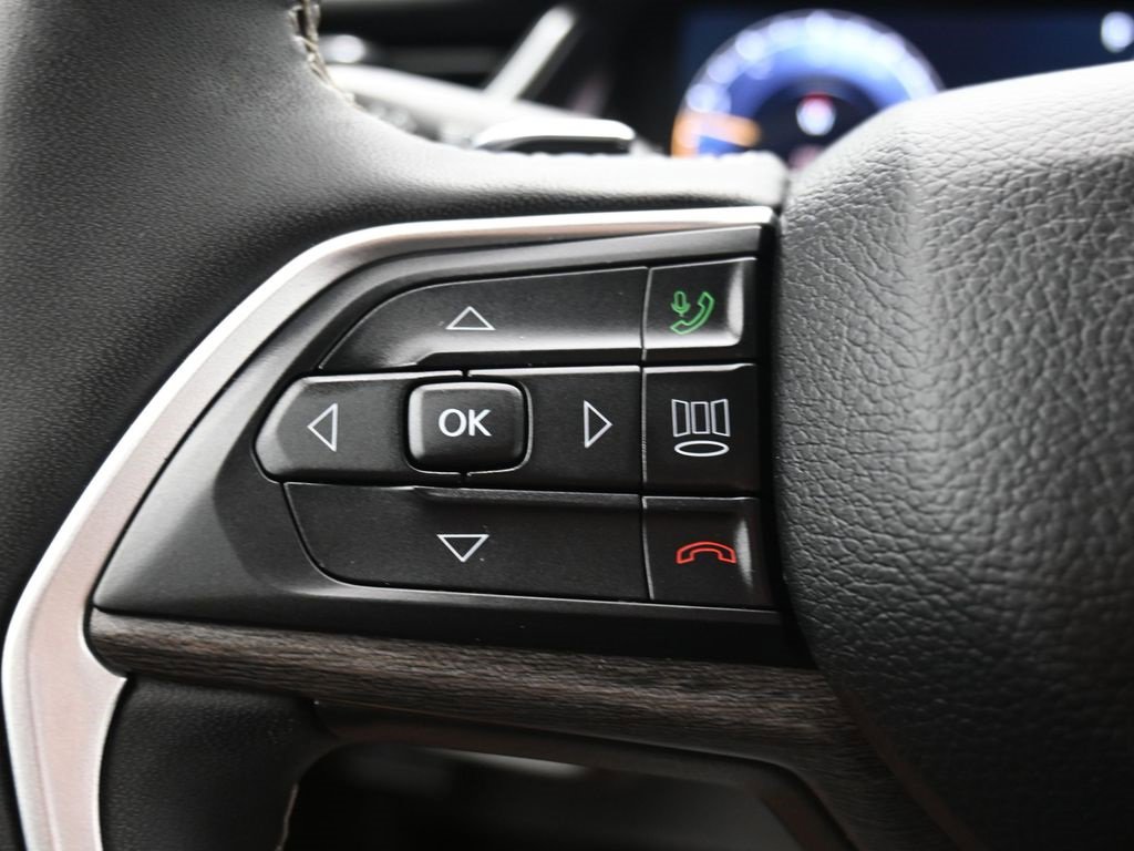 Certified 2024 Jeep Grand Cherokee L Limited w/ Luxury Tech Group II image 22