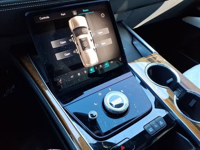 Used 2025 Cadillac Escalade Sport Platinum w/ LPO, ONYX Package image 33