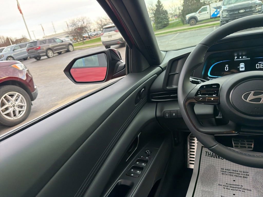 Used 2025 Hyundai Elantra Sport image 4