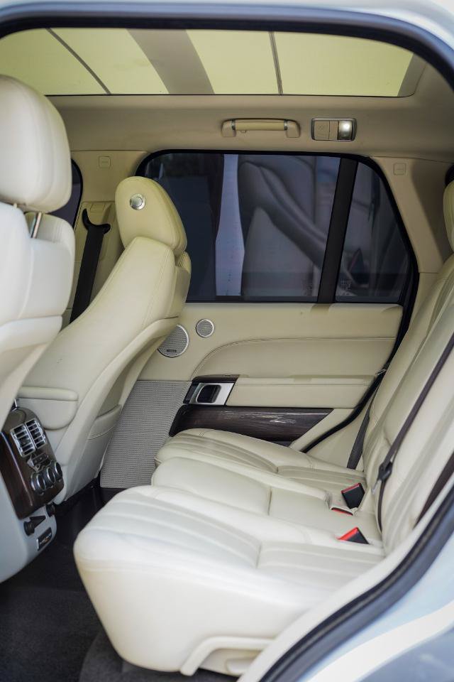 Used 2015 Land Rover Range Rover Supercharged AWD/4WD image 19
