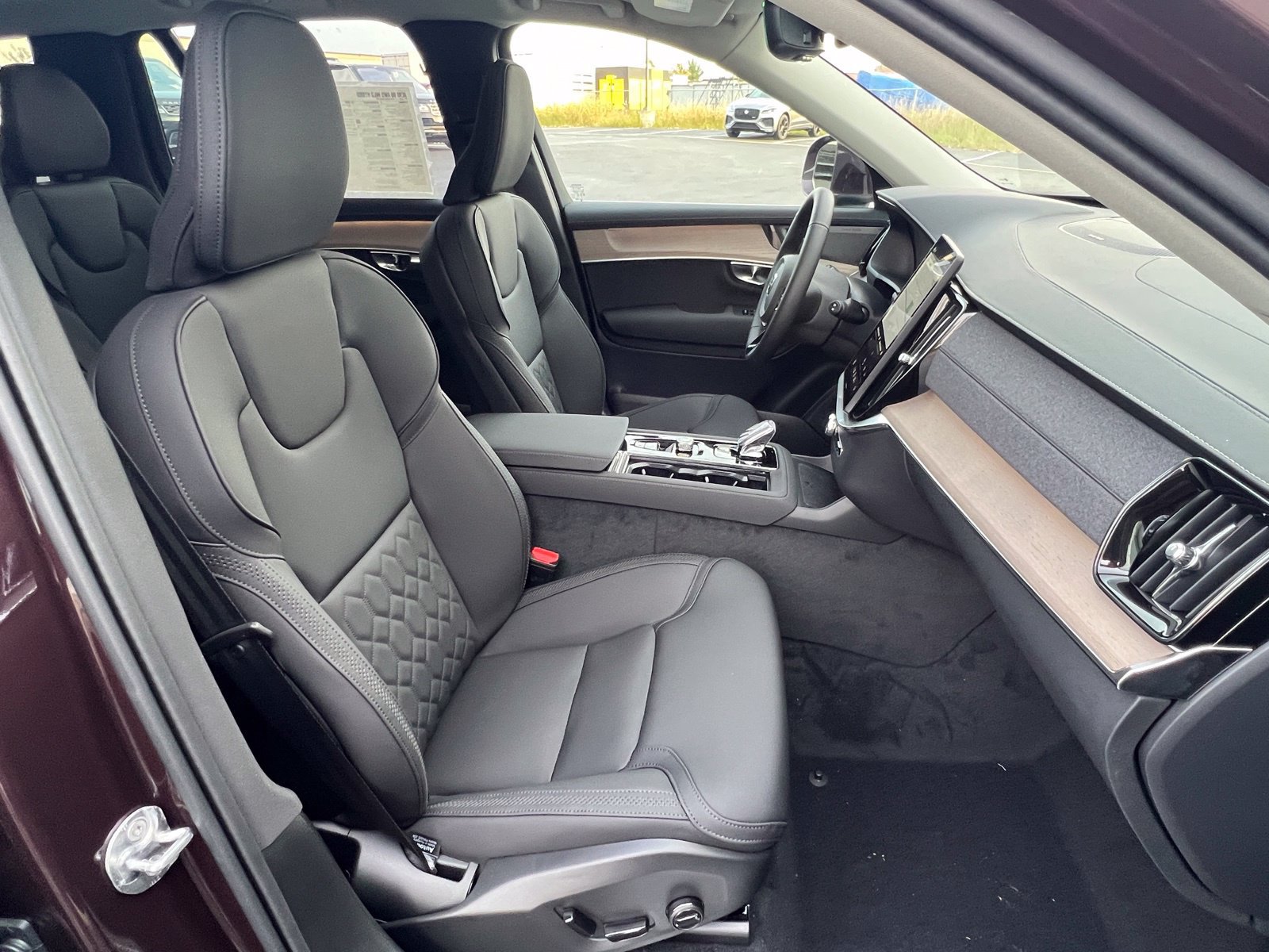 New 2026 Volvo XC90 B6 Plus w/ Protection Package Premier AWD/4WD image 25