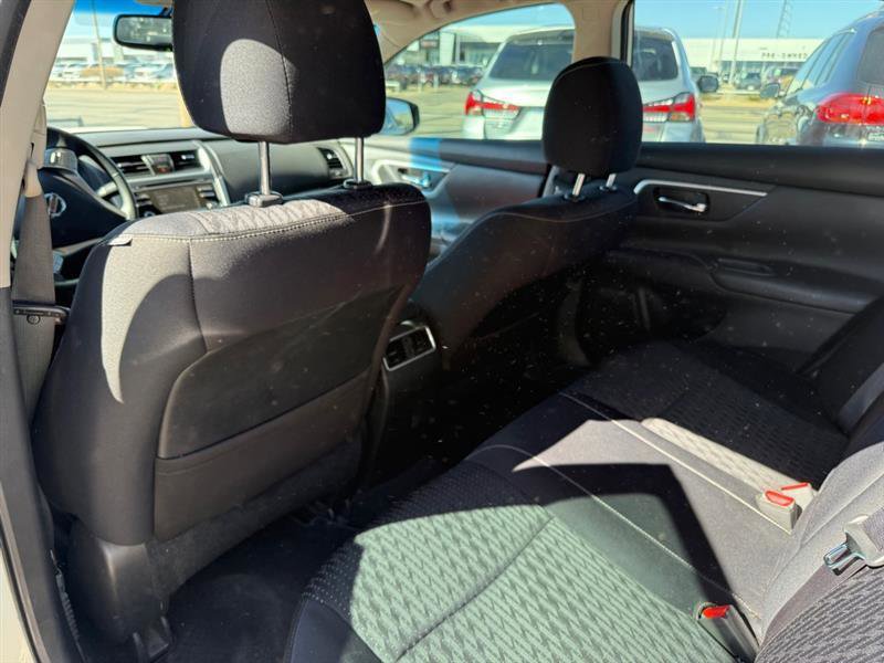 Used 2016 Nissan Altima 2.5 SV w/ Convenience Package image 5