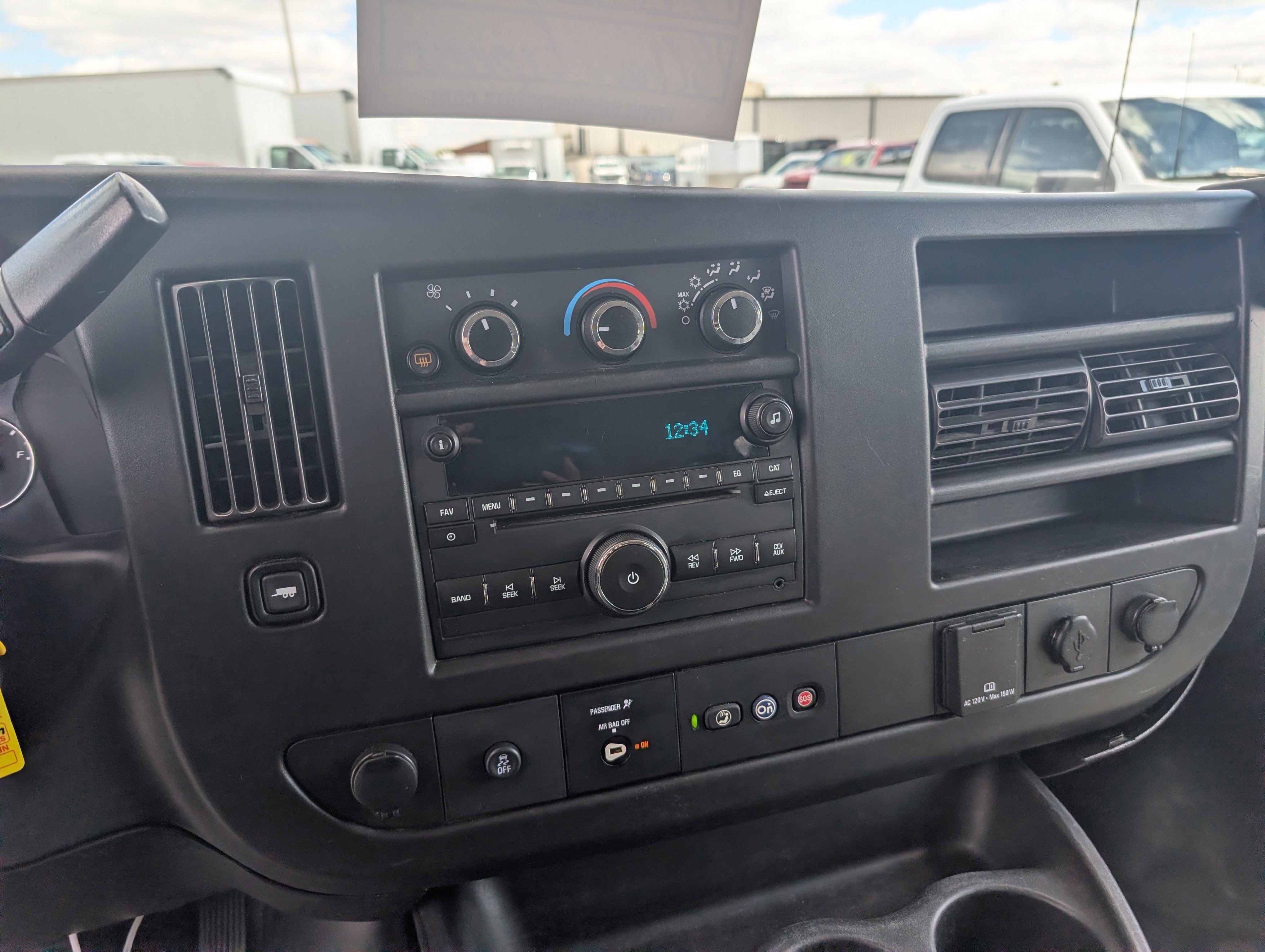 Used 2018 Chevrolet Express 3500 LS RWD image 15