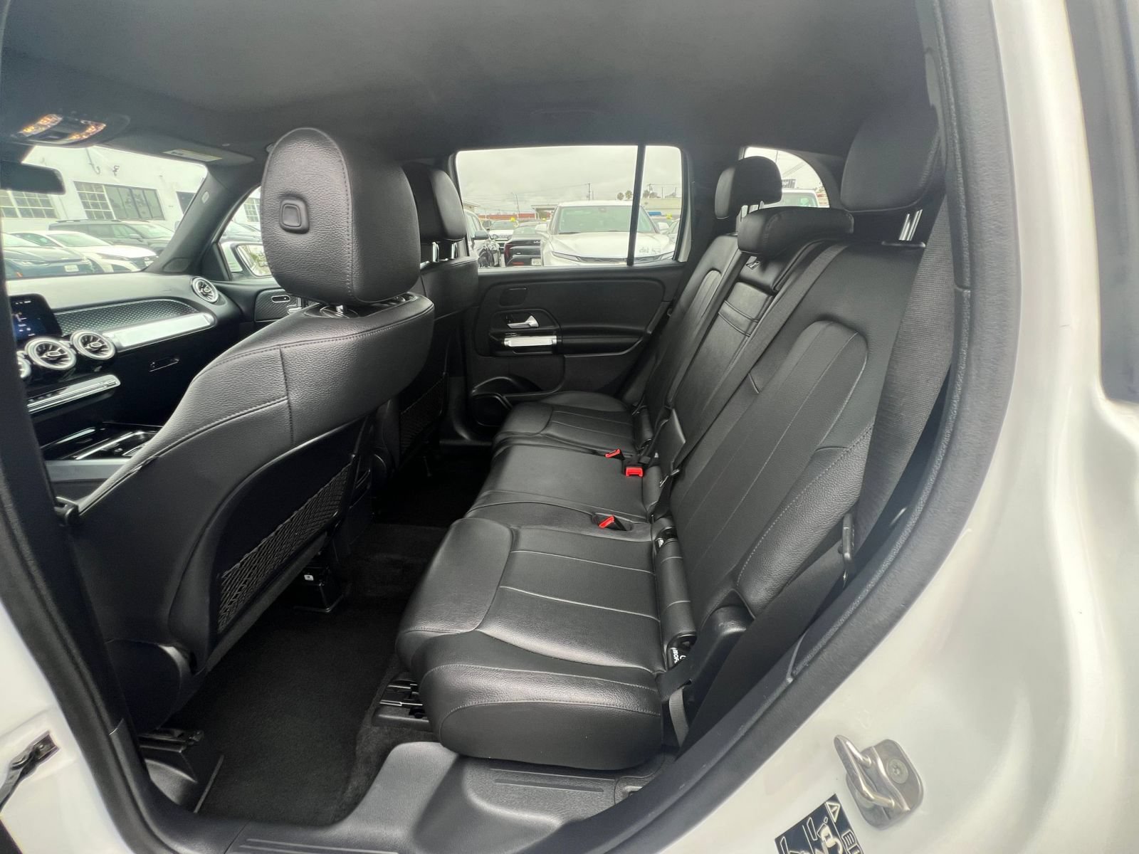 Used 2025 Mercedes-Benz GLB 250 image 29