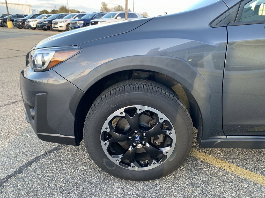 Used 2023 Subaru Crosstrek 2.0i image 2