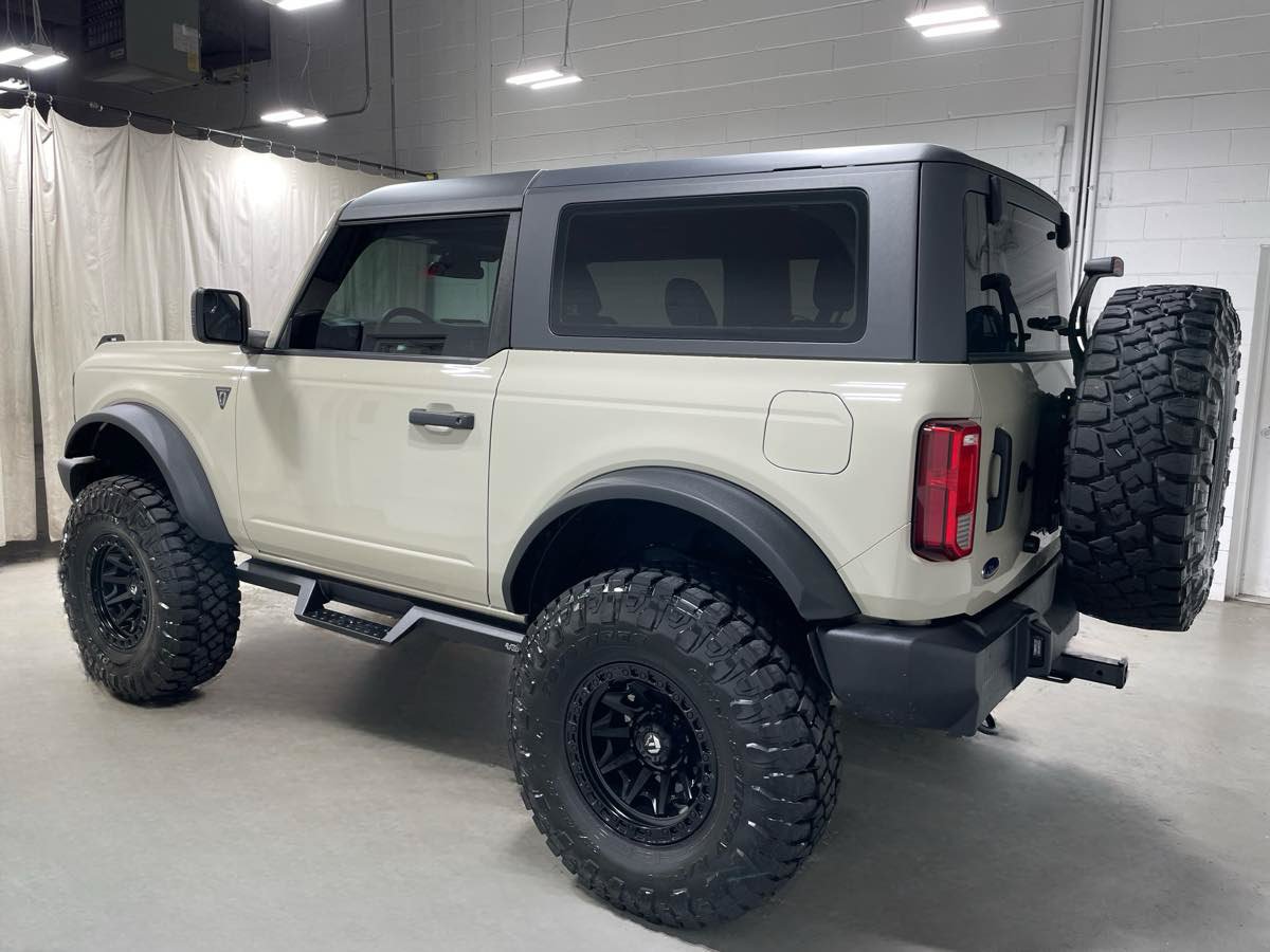 Used 2025 Ford Bronco 2-Door w/ Sasquatch Package AWD/4WD image 5