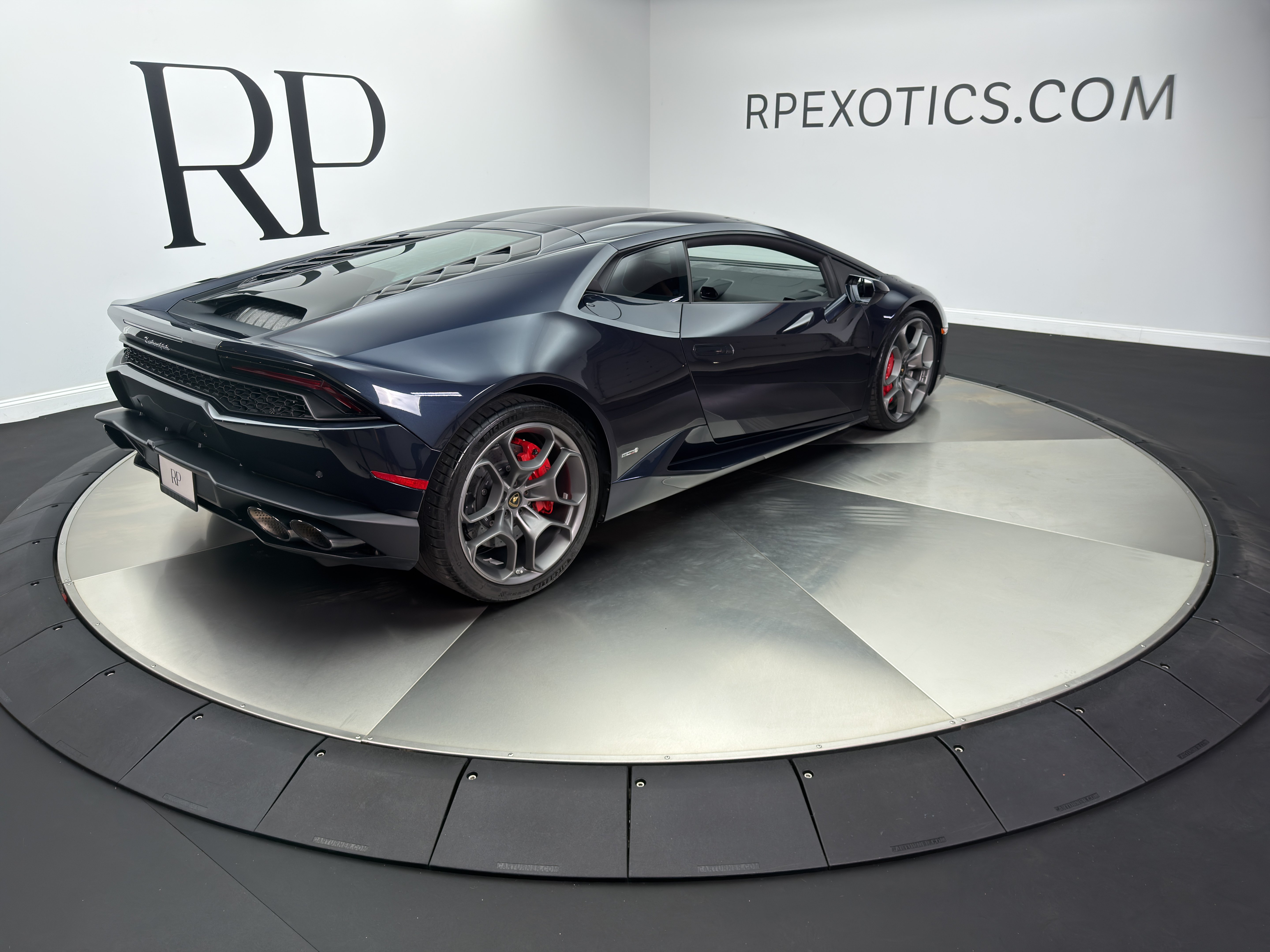 Used 2015 Lamborghini Huracan LP 610-4 AWD/4WD image 6