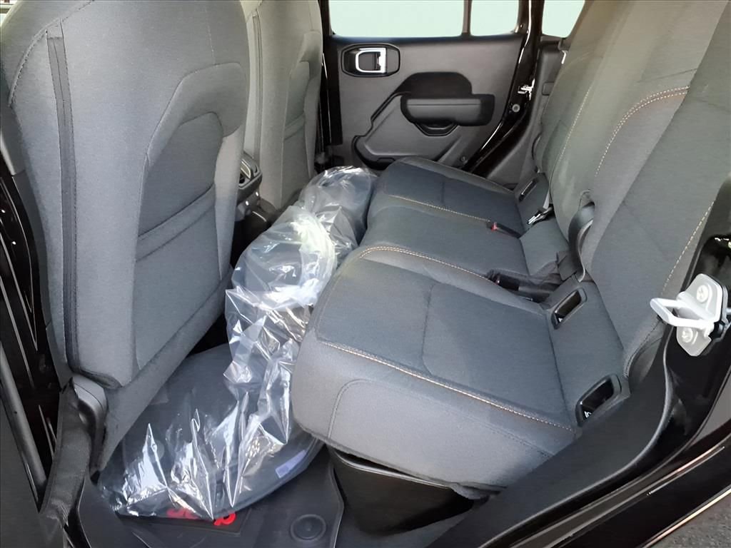 New 2025 Jeep Gladiator Sport image 10