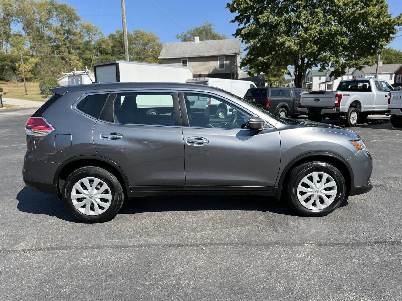 Used 2015 Nissan Rogue S image 4