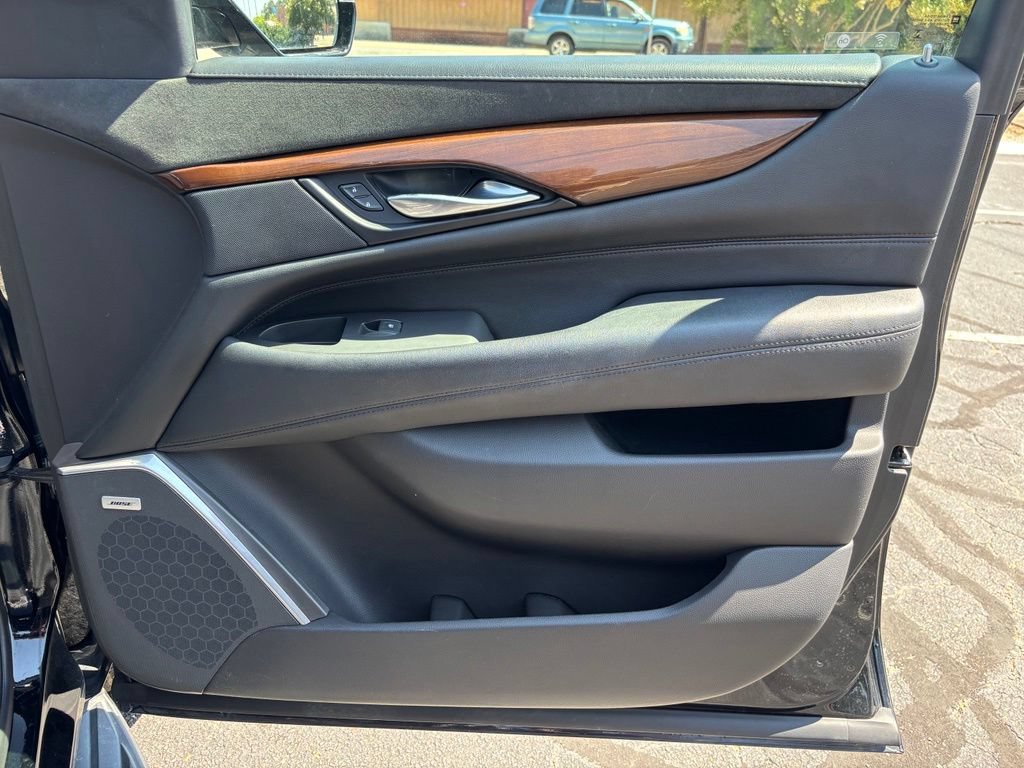 Used 2020 Cadillac Escalade 2WD image 27