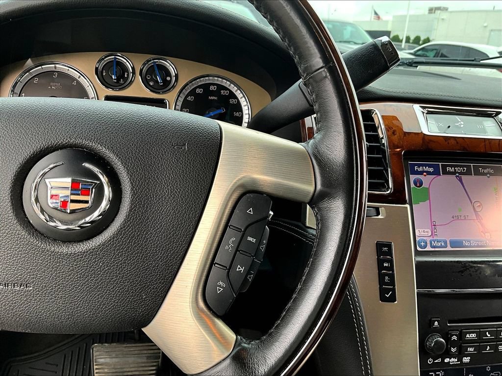 Used 2013 Cadillac Escalade Platinum AWD/4WD image 14