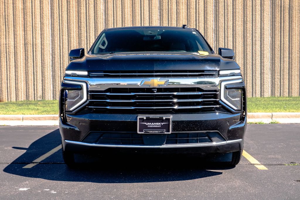 Certified 2025 Chevrolet Suburban LT AWD/4WD image 2