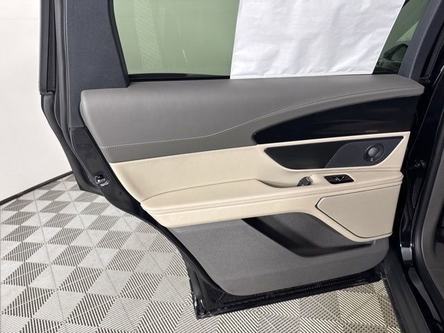 New 2025 Lincoln Nautilus Reserve w/ Jet Appearance Package image 18
