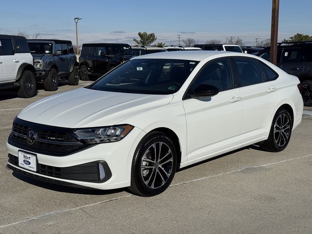 Used 2024 Volkswagen Jetta Sport image 12
