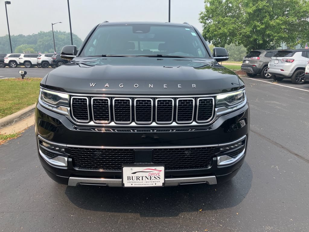 Used 2024 Jeep Wagoneer Series III AWD/4WD image 3