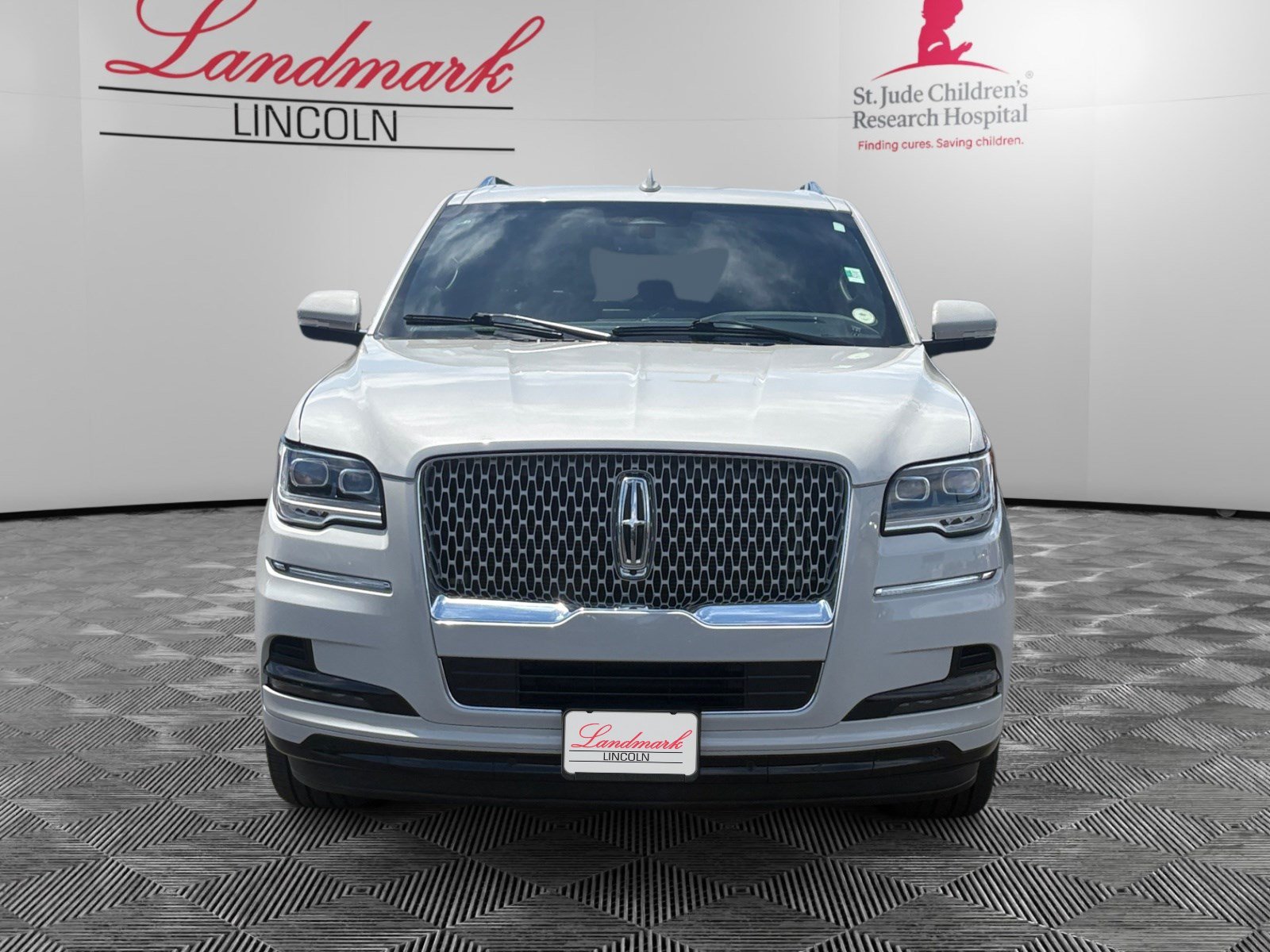 Used 2023 Lincoln Navigator Reserve AWD/4WD image 8