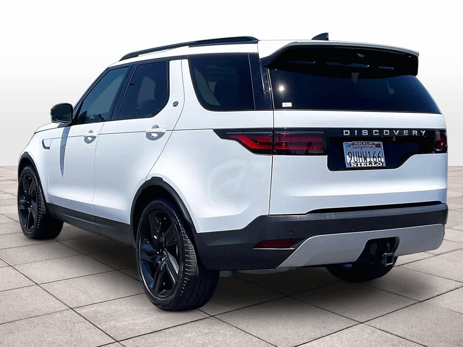 Used 2025 Land Rover Discovery S AWD/4WD image 15