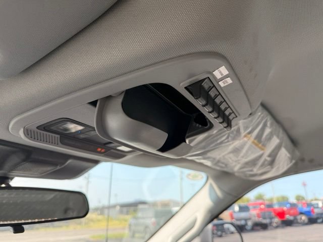 New 2026 Ford F550 4x4 Regular Cab Super Duty image 29