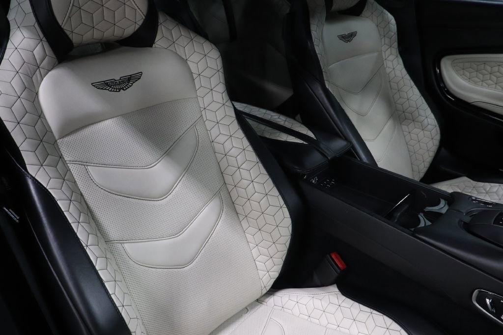 Used 2019 Aston Martin DBS Superleggera image 23