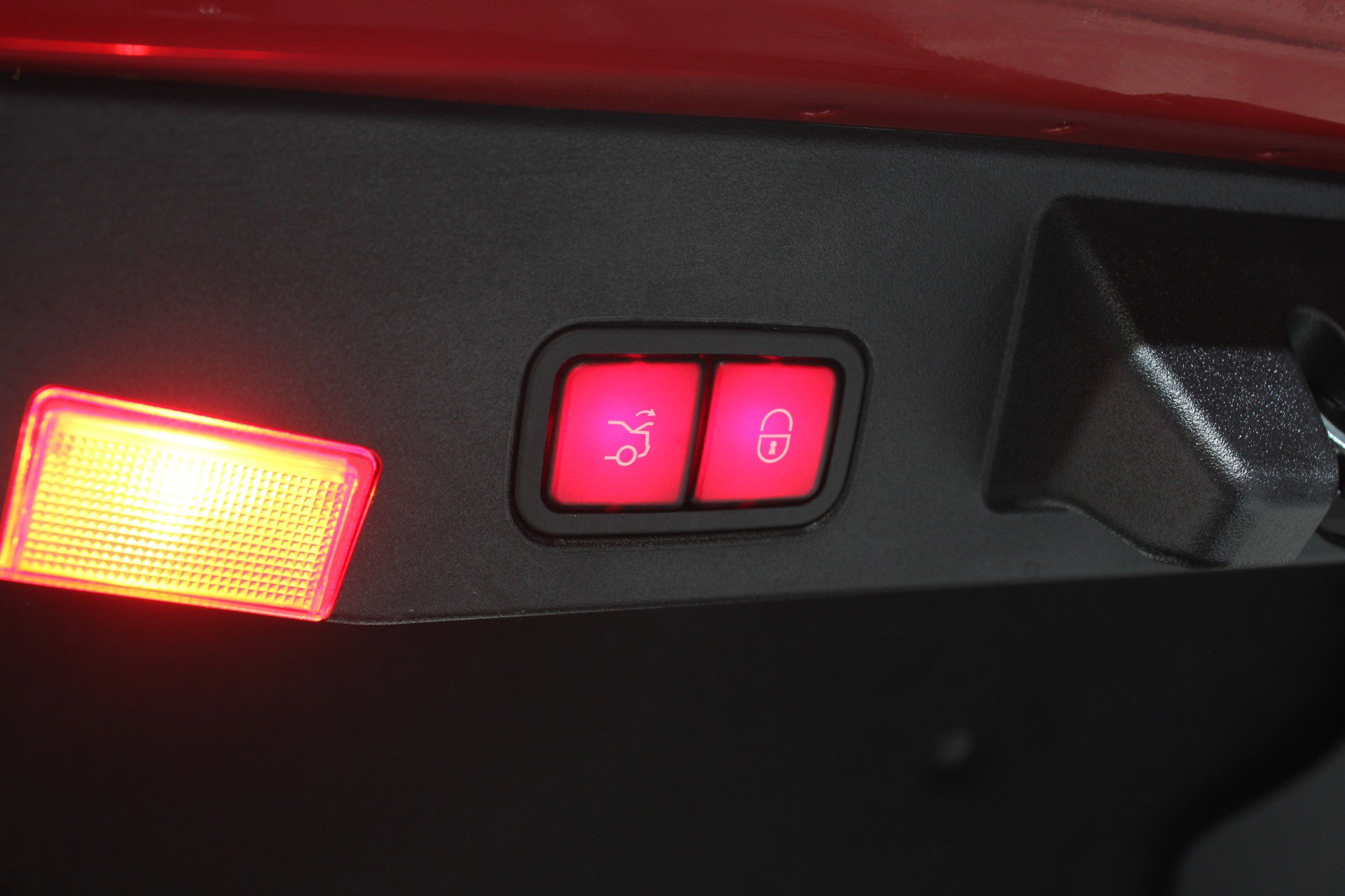 Used 2017 Mercedes-Benz SL 550 w/ Driver Assistance Package image 66