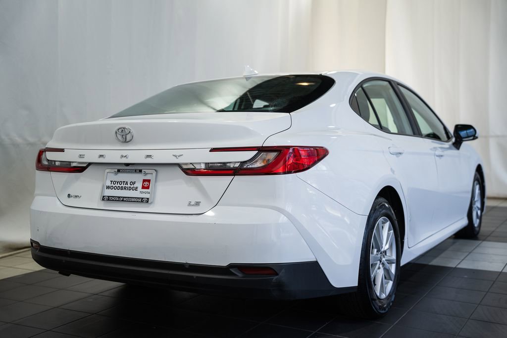 Used 2025 Toyota Camry LE image 4