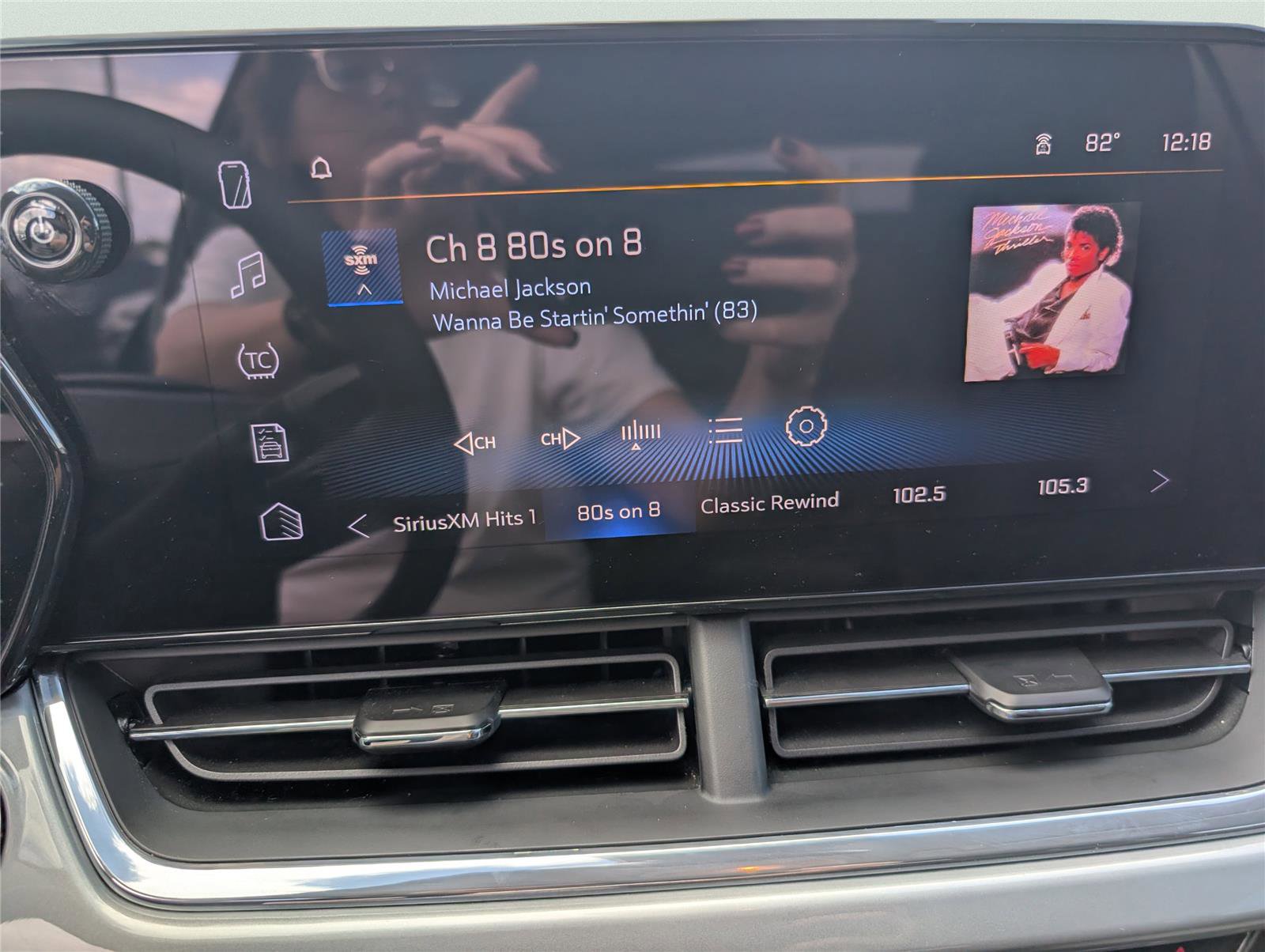 Used 2025 Chevrolet Trax LT image 14