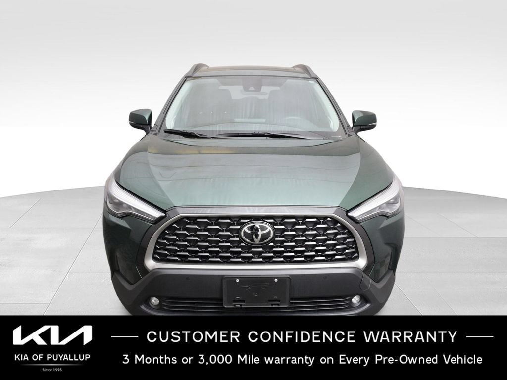 Used 2022 Toyota Corolla Cross XLE w/ Convenience Package AWD/4WD image 2