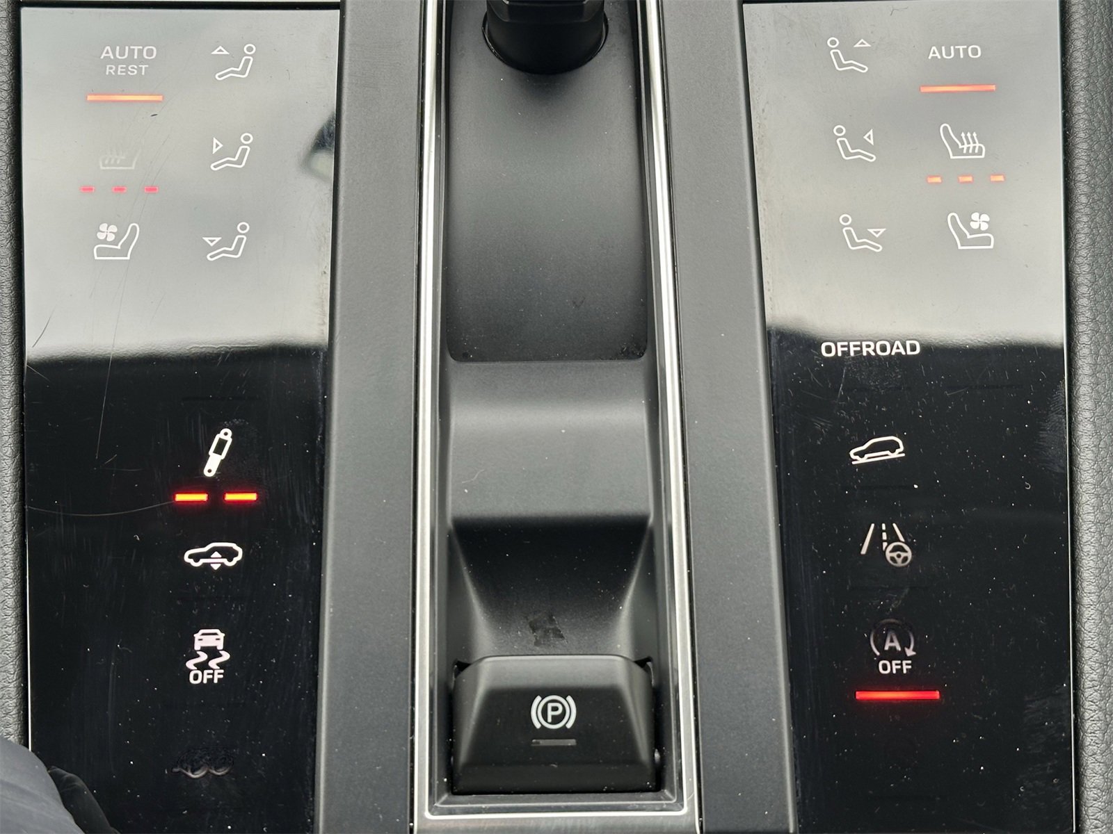 Certified 2024 Porsche Macan GTS image 26