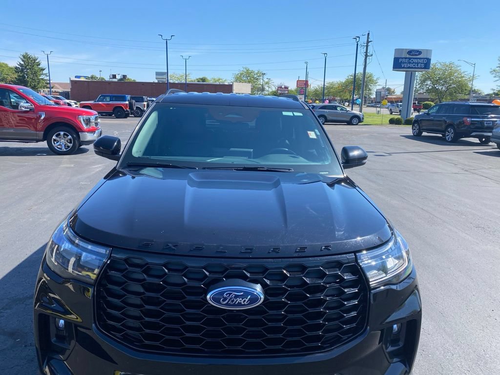 Certified 2025 Ford Explorer ST-Line w/ ST-Line Street Pack AWD/4WD image 10