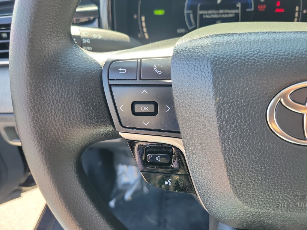 Used 2025 Toyota Camry LE w/ Convenience Package FWD image 25