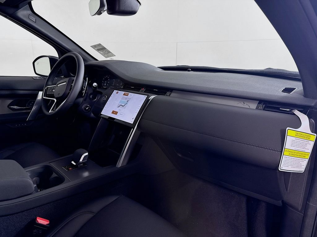 New 2026 Land Rover Discovery Sport Landmark image 30