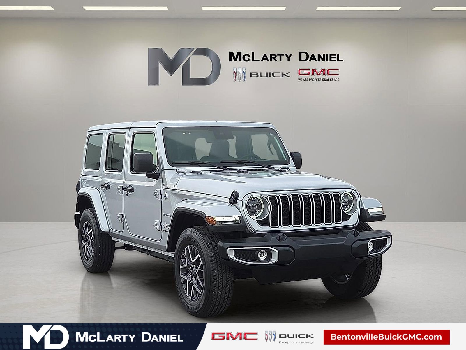 Used 2024 Jeep Wrangler Unlimited Sahara w/ Technology Group AWD/4WD image 1