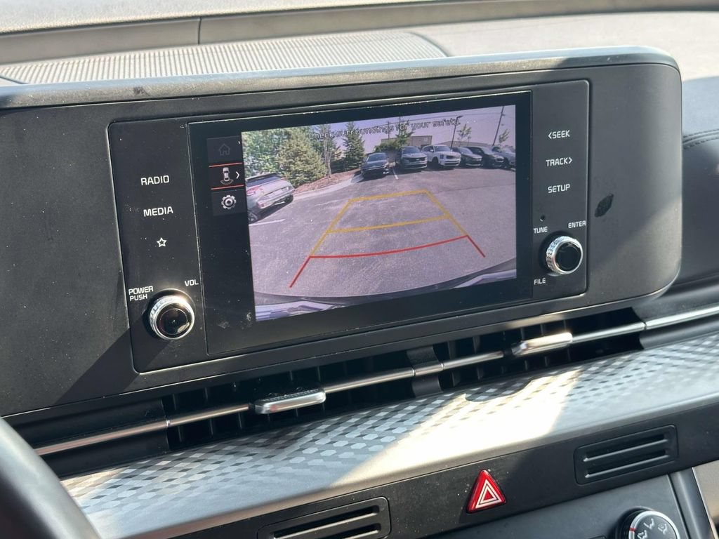New 2024 Kia Carnival LX FWD image 24